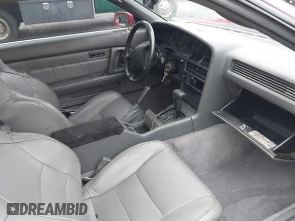 ✅ 1990 Toyota Supra • VIN: JT2MA71M3L0141506 • Lot: 42342303. Wystawiony na IAAI z przebiegiem 133 391 mil. Bezpłatny archiwum sprzedaży aukcyjnych z USA i szczegółowy raport historii pojazdu na DreamBid. Zdjęcie 5.