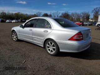 ✅ 2007 Mercedes-Benz C 280 Luxury • VIN: WDBRF92H57F915168 • Лот: 90318045. Опубликован ранее на Copart с пробегом 182 490 миль. Бесплатный доступ к архиву аукционных продаж из США и подробный отчёт об истории автомобиля на DreamBid. Изображение 2.