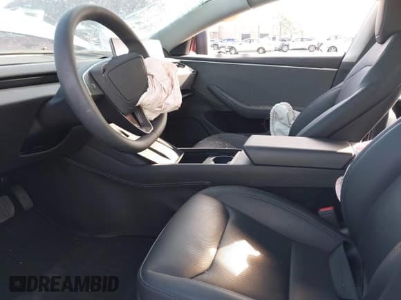 ✅ 2024 Tesla Model 3 • VIN: 5YJ3E1EA9RF828939 • Lot: 41422401. Wystawiony na IAAI z przebiegiem 4 953 mil. Bezpłatny archiwum sprzedaży aukcyjnych z USA i szczegółowy raport historii pojazdu na DreamBid. Zdjęcie 5.