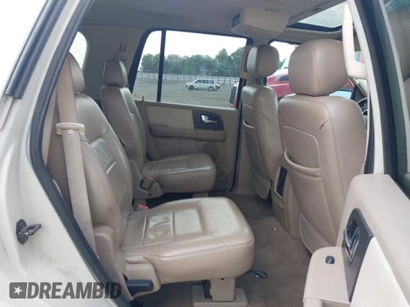 ✅ 2005 Ford Expedition Limited • VIN: 1FMFU20545LA72293 • Lot: 42447989. Wystawiony na IAAI z przebiegiem 182 117 mil. Bezpłatny archiwum sprzedaży aukcyjnych z USA i szczegółowy raport historii pojazdu na DreamBid. Zdjęcie 8.