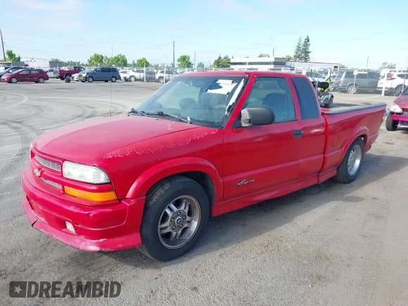 ✅ 2002 Chevrolet S-10 • VIN: 1GCCS19W528163655 • Лот: 39418531. Опубликован ранее на IAAI с пробегом 268 397 миль. Бесплатный доступ к архиву аукционных продаж из США и подробный отчёт об истории автомобиля на DreamBid. Изображение 2.