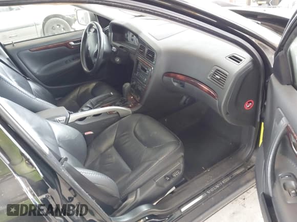 ✅ 2006 Volvo XC70 • VIN: YV4SZ592061236423 • Lot: 42482995. Listed on IAAI with 143,947 mi. Free auction sales archive from the USA and detailed vehicle history report at DreamBid. Image 5.