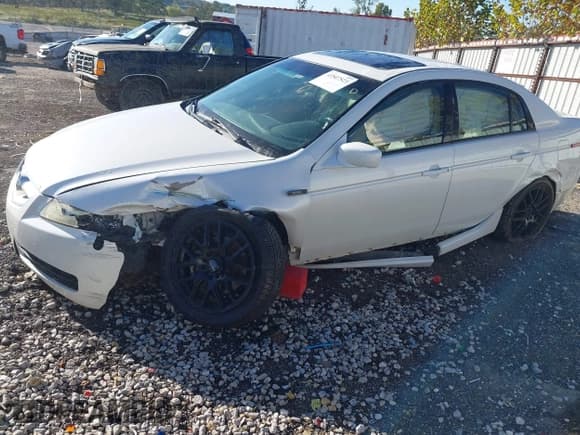 ✅ 2005 Acura TL • VIN: 19UUA66235A070718 • Lot: 43547523. Wystawiony na IAAI z przebiegiem 195 660 mil. Bezpłatny archiwum sprzedaży aukcyjnych z USA i szczegółowy raport historii pojazdu na DreamBid. Zdjęcie 6.