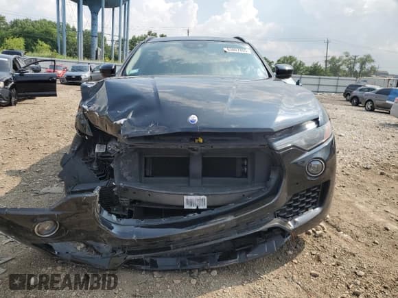 ✅ 2018 Maserati Levante S GranSport • VIN: ZN661YUS3JX284202 • Лот: 63807805. Опубликован ранее на Copart с пробегом 117 832 миль. Бесплатный доступ к архиву аукционных продаж из США и подробный отчёт об истории автомобиля на DreamBid. Изображение 5.