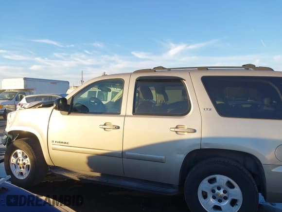 ✅ 2007 Chevrolet Tahoe LT • VIN: 1GNFC13047R141900 • Lot: 43637859. Listed on IAAI with Not provided. Free auction sales archive from the USA and detailed vehicle history report at DreamBid. Image 14.