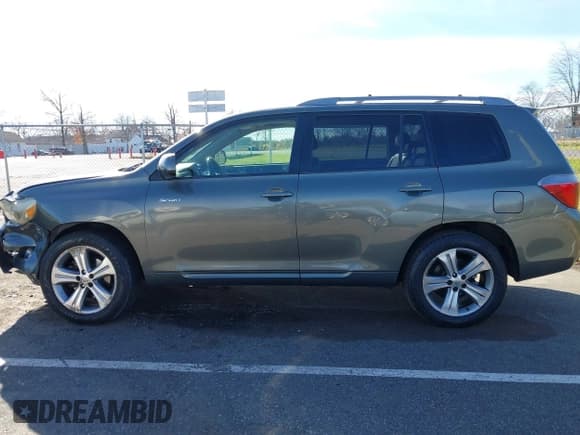✅ 2008 Toyota Highlander Sport • VIN: JTEDS43AX82052173 • Lot: 43703193. Listed on IAAI with 211,054 mi. Free auction sales archive from the USA and detailed vehicle history report at DreamBid. Image 14.