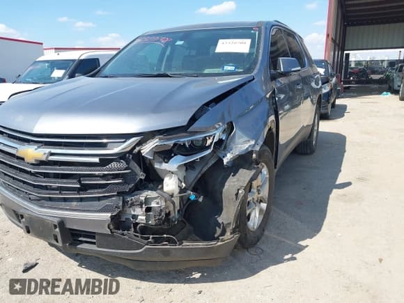 ✅ 2019 Chevrolet Traverse LT Cloth • VIN: 1GNERGKW2KJ258790 • Lot: 43320708. Wystawiony na IAAI z przebiegiem 123 720 mil. Bezpłatny archiwum sprzedaży aukcyjnych z USA i szczegółowy raport historii pojazdu na DreamBid. Zdjęcie 6.