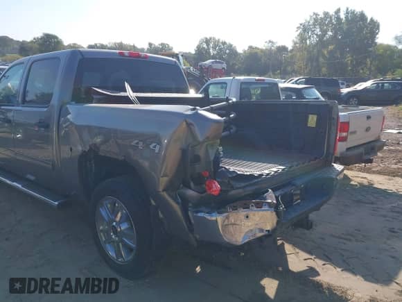 2012 Chevrolet Silverado 1500 LT z VIN 1GCPKSE7XCF216465, wystawiony jako IAAI lot #43358662 z przebiegiem 171 734 mil mil oraz . Historia ofert i sprzedaży dostępna na DreamBid. Obrazek 6.