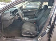 ✅ 2017 Honda Civic LX • VIN: 19XFC2F59HE017124 • Lot: 94428665. Wystawiony na Copart z przebiegiem 141 765 mil. Bezpłatny archiwum sprzedaży aukcyjnych z USA i szczegółowy raport historii pojazdu na DreamBid. Zdjęcie 7.