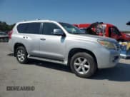✅ 2010 Lexus GX 460 • VIN: JTJBM7FX1A5003663 • Lot: 80763545. Wystawiony na Copart z przebiegiem 46 385 mil. Bezpłatny archiwum sprzedaży aukcyjnych z USA i szczegółowy raport historii pojazdu na DreamBid. Zdjęcie 4.
