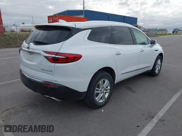 ✅ 2018 Buick Enclave Essence • VIN: 5GAERBKWXJJ149747 • Лот: 43507041. Опубликован ранее на IAAI с пробегом 164 211 миль. Бесплатный доступ к архиву аукционных продаж из США и подробный отчёт об истории автомобиля на DreamBid. Изображение 4.