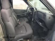 ✅ 2003 Chevrolet S-10 LS • VIN: 1GCCS19X038247523 • Лот: 42861085. Опубликован ранее на Copart с пробегом Не указан. Бесплатный доступ к архиву аукционных продаж из США и подробный отчёт об истории автомобиля на DreamBid. Изображение 7.