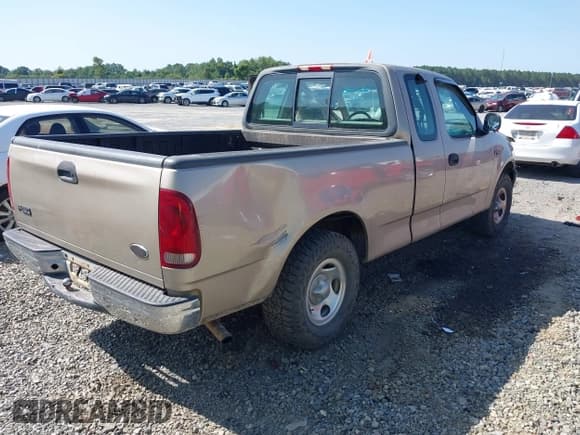 ✅ 2000 Ford F-150 XL • VIN: 1FTZX1729YNB05926 • Lot: 42734513. Wystawiony na IAAI z przebiegiem 150 717 mil. Bezpłatny archiwum sprzedaży aukcyjnych z USA i szczegółowy raport historii pojazdu na DreamBid. Zdjęcie 6.