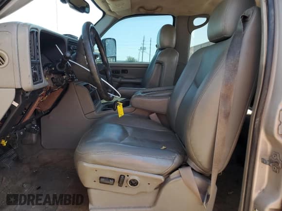 ✅ 2004 GMC Sierra 2500HD SLT • VIN: 1GTHK23274F260887 • Lot: 46898535. Wystawiony na Copart z przebiegiem Nie podano. Bezpłatny archiwum sprzedaży aukcyjnych z USA i szczegółowy raport historii pojazdu na DreamBid. Zdjęcie 7.