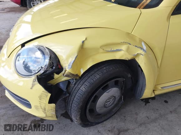 ✅ 2014 Volkswagen Beetle 1.8T • VIN: 3VWJ17AT0EM634932 • Lot: 43551070. Listed on IAAI with Not provided. Free auction sales archive from the USA and detailed vehicle history report at DreamBid. Image 6.