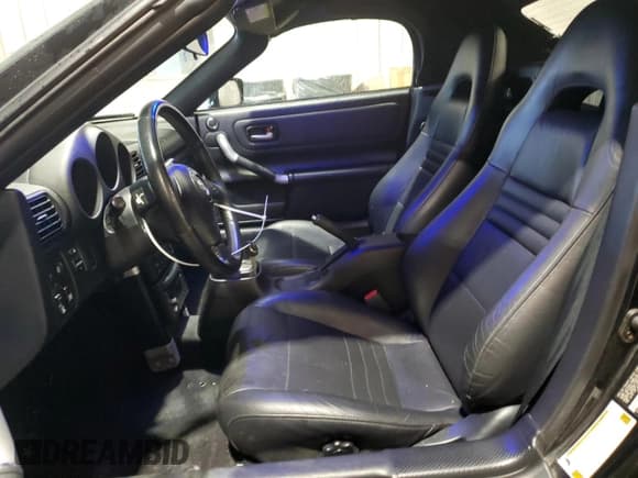 ✅ 2005 Toyota MR2 • VIN: JTDFR320850071193 • Лот: 41780305. Опубликован ранее на Copart с пробегом 31 813 миль. Бесплатный доступ к архиву аукционных продаж из США и подробный отчёт об истории автомобиля на DreamBid. Изображение 7.