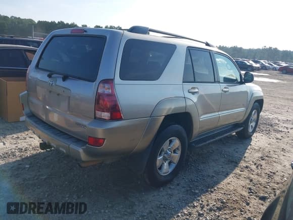 ✅ 2005 Toyota 4Runner SR5 • VIN: JTEZU14R650051595 • Лот: 42866399. Опубликован ранее на IAAI с пробегом 275 147 миль. Бесплатный доступ к архиву аукционных продаж из США и подробный отчёт об истории автомобиля на DreamBid. Изображение 4.