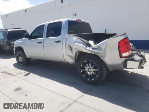 ✅ 2010 GMC Sierra 1500 • VIN: 3GTXKVE28AG143985 • Lot: 67787004. Wystawiony na Copart z przebiegiem Nie podano. Bezpłatny archiwum sprzedaży aukcyjnych z USA i szczegółowy raport historii pojazdu na DreamBid. Zdjęcie 2.