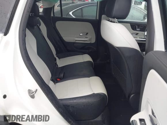 ✅ 2021 Mercedes-Benz GLA 250 • VIN: W1N4N4HB6MJ232787 • Lot: 43543170. Listed on IAAI with Not provided. Free auction sales archive from the USA and detailed vehicle history report at DreamBid. Image 8.