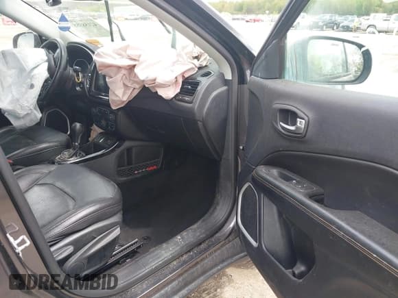 ✅ 2019 Jeep Compass Limited • VIN: 3C4NJCCB1KT699081 • Lot: 42158388. Listed on IAAI with 137,677 mi. Free auction sales archive from the USA and detailed vehicle history report at DreamBid. Image 5.