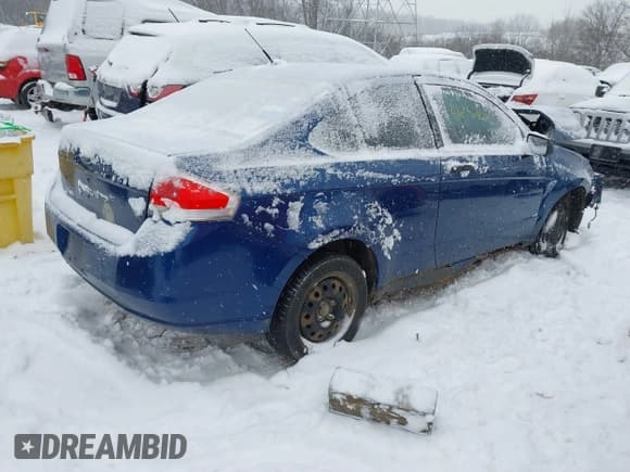 ✅ 2008 Ford Focus S • VIN: 1FAHP32N28W273061 • Lot: 41291282. Wystawiony na IAAI z przebiegiem 191 815 mil. Bezpłatny archiwum sprzedaży aukcyjnych z USA i szczegółowy raport historii pojazdu na DreamBid. Zdjęcie 4.