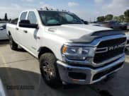 ✅ 2022 Ram 3500 Tradesman • VIN: 3C63R3GJ9NG288971 • Лот: 86701745. Опубликован ранее на Copart с пробегом 115 522 миль. Бесплатный доступ к архиву аукционных продаж из США и подробный отчёт об истории автомобиля на DreamBid. Изображение 4.