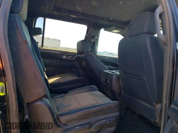 ✅ 2021 Chevrolet Suburban RST • VIN: 1GNSCEKD0MR320232 • Lot: 48489815. Wystawiony na Copart z przebiegiem 80 759 mil. Bezpłatny archiwum sprzedaży aukcyjnych z USA i szczegółowy raport historii pojazdu na DreamBid. Zdjęcie 10.