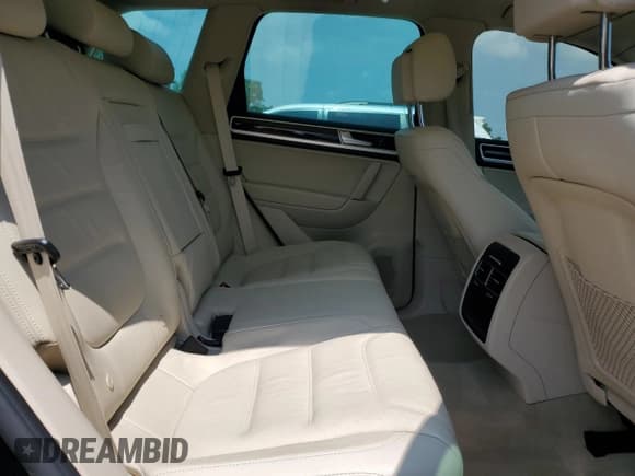 ✅ 2015 Volkswagen Touareg Sport • VIN: WVGEP9BP5FD005207 • Lot: 65499705. Listed on Copart with 80,999 mi. Free auction sales archive from the USA and detailed vehicle history report at DreamBid. Image 10.