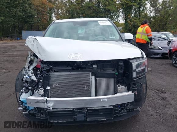 ✅ 2025 Hyundai Santa Fe SE • VIN: 5NMP1DGL7SH096599 • Lot: 43430177. Listed on IAAI with 6,582 mi. Free auction sales archive from the USA and detailed vehicle history report at DreamBid. Image 12.