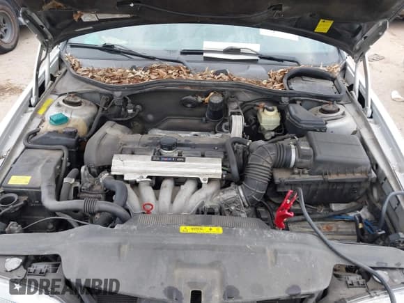 ✅ 1999 Volvo S70 • VIN: YV1LS55A1X1602832 • Lot: 41419464. Wystawiony na IAAI z przebiegiem 243 610 mil. Bezpłatny archiwum sprzedaży aukcyjnych z USA i szczegółowy raport historii pojazdu na DreamBid. Zdjęcie 10.