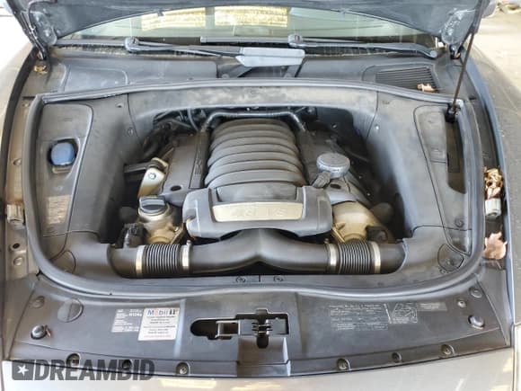 ✅ 2010 Porsche Cayenne • VIN: WP1AB2AP0ALA50336 • Lot: 62089865. Listed on Copart with 153,942 mi. Free auction sales archive from the USA and detailed vehicle history report at DreamBid. Image 12.