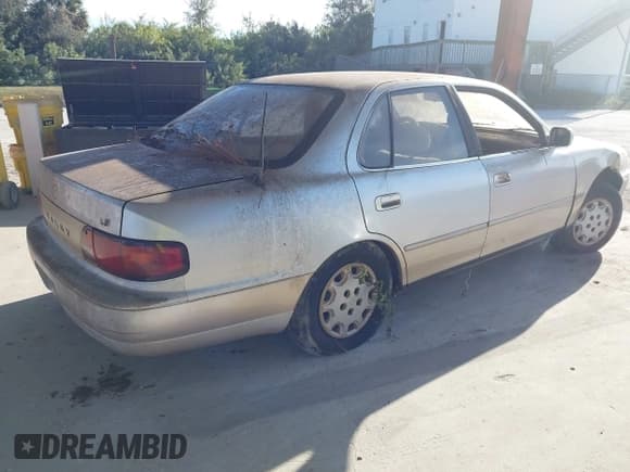 ✅ 1995 Toyota Camry LE • VIN: JT2SK12E7S0273689 • Лот: 43799874. Опубликован ранее на IAAI с пробегом 154 750 миль. Бесплатный доступ к архиву аукционных продаж из США и подробный отчёт об истории автомобиля на DreamBid. Изображение 4.