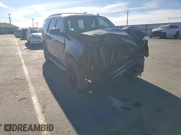 ✅ 2008 GMC Yukon Denali • VIN: 1GKFK63808J186495 • Lot: 82771085. Listed on Copart with 230,483 mi. Free auction sales archive from the USA and detailed vehicle history report at DreamBid. Image 15.