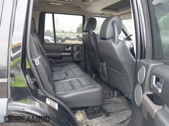 ✅ 2006 Land Rover LR3 SE • VIN: SALAE25436A403902 • Lot: 42680247. Listed on IAAI with 111,605 mi. Free auction sales archive from the USA and detailed vehicle history report at DreamBid. Image 8.