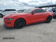 ✅ 2019 Ford Mustang GT Premium • VIN: 1FA6P8CF8K5167299 • Lot: 90779795. Wystawiony na Copart z przebiegiem 20 595 mil. Bezpłatny archiwum sprzedaży aukcyjnych z USA i szczegółowy raport historii pojazdu na DreamBid. Zdjęcie 1.