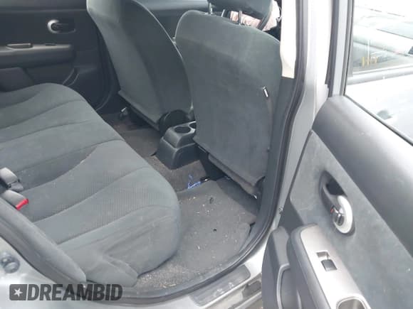 ✅ 2011 Nissan Versa SL • VIN: 3N1BC1CP7BL513835 • Lot: 43336259. Wystawiony na IAAI z przebiegiem 121 620 mil. Bezpłatny archiwum sprzedaży aukcyjnych z USA i szczegółowy raport historii pojazdu na DreamBid. Zdjęcie 8.