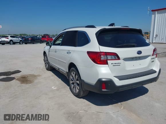 ✅ 2018 Subaru Outback Touring • VIN: 4S4BSATC5J3336205 • Lot: 42201530. Listed on IAAI with 103,362 mi. Free auction sales archive from the USA and detailed vehicle history report at DreamBid. Image 3.