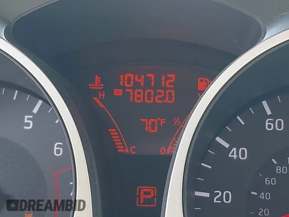 ✅ 2015 Nissan Juke S • VIN: JN8AF5MR5FT513054 • Lot: 43340243. Wystawiony na IAAI z przebiegiem 104 712 mil. Bezpłatny archiwum sprzedaży aukcyjnych z USA i szczegółowy raport historii pojazdu na DreamBid. Zdjęcie 16.