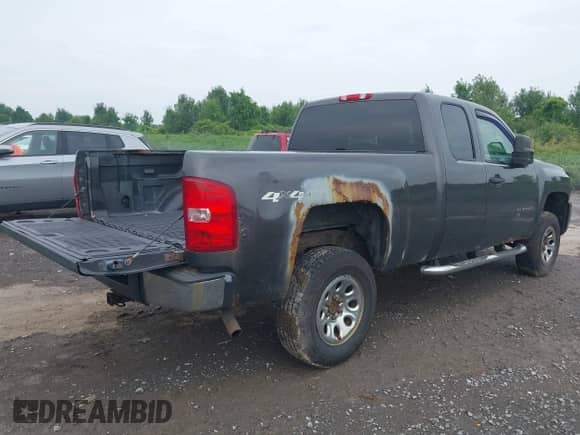 ✅ 2011 Chevrolet Silverado 1500 LS • VIN: 1GCRKREA7BZ333124 • Lot: 42806626. Wystawiony na IAAI z przebiegiem 144 058 mil mil. Skorzystaj z bezpłatnego archiwum sprzedaży aukcyjnych z USA i zobacz szczegółowy raport historii pojazdu na DreamBid. Zdjęcie 4.