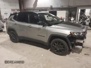 ✅ 2022 Jeep Compass Latitude • VIN: 3C4NJDBB6NT197114 • Лот: 41052368. Опубликован ранее на IAAI с пробегом 87 354 миль. Бесплатный доступ к архиву аукционных продаж из США и подробный отчёт об истории автомобиля на DreamBid. Изображение 1.