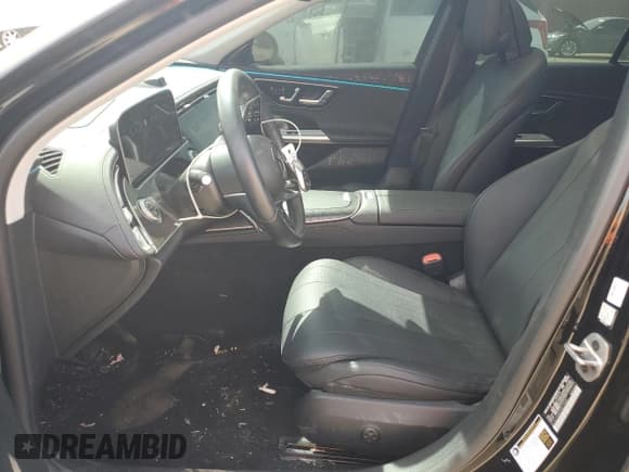 ✅ 2025 Mercedes-Benz E 350 • VIN: W1KLF4HB2SA110981 • Lot: 70724535. Wystawiony na Copart z przebiegiem 8 938 mil. Bezpłatny archiwum sprzedaży aukcyjnych z USA i szczegółowy raport historii pojazdu na DreamBid. Zdjęcie 7.