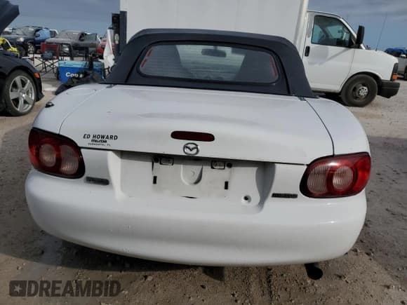 ✅ 2002 Mazda MX-5 Miata Cloth • VIN: JM1NB353X20222049 • Лот: 75404914. Опубликован ранее на Copart с пробегом Не указан. Бесплатный доступ к архиву аукционных продаж из США и подробный отчёт об истории автомобиля на DreamBid. Изображение 6.
