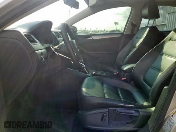 ✅ 2014 Volkswagen Jetta SE • VIN: 3VWD07AJ6EM317154 • Lot: 57948855. Listed on Copart with 176,567 mi. Free auction sales archive from the USA and detailed vehicle history report at DreamBid. Image 7.