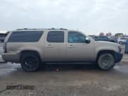 ✅ 2007 Chevrolet Suburban LTZ • VIN: 1GNFK16327J154121 • Lot: 43727475. Listed on IAAI with 190,340 mi. Free auction sales archive from the USA and detailed vehicle history report at DreamBid. Image 14.