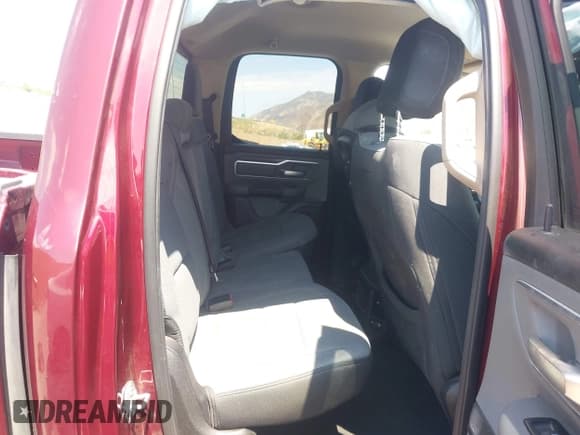 ✅ 2019 Ram 1500 Big Horn • VIN: 1C6RREBG8KN684586 • Лот: 42770641. Опубликован ранее на IAAI с пробегом 61 716 миль. Бесплатный доступ к архиву аукционных продаж из США и подробный отчёт об истории автомобиля на DreamBid. Изображение 8.