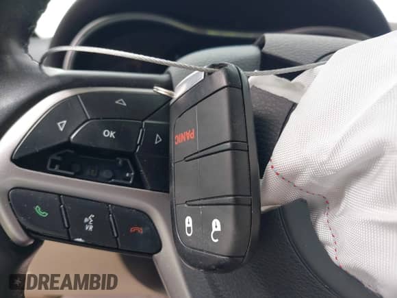 2020 Jeep Grand Cherokee Altitude z VIN 1C4RJEAG7LC328824, wystawiony jako IAAI lot #42253946 z przebiegiem 94 035 mil mil oraz . Historia ofert i sprzedaży dostępna na DreamBid. Obrazek 11.