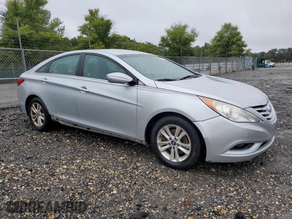 ✅ 2013 Hyundai Sonata GLS • VIN: 5NPEB4AC7DH760399 • Lot: 73573874. Listed on Copart with 155,240 mi. Free auction sales archive from the USA and detailed vehicle history report at DreamBid. Image 4.