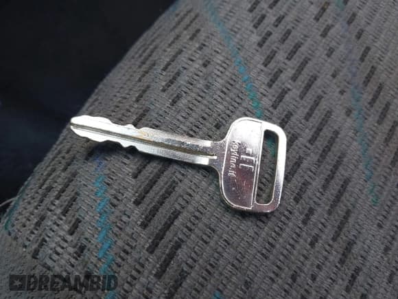 ✅ 1998 Toyota Celica GT • VIN: JT5FG02T2W0050819 • Lot: 42564402. Wystawiony na IAAI z przebiegiem 196 303 mil. Bezpłatny archiwum sprzedaży aukcyjnych z USA i szczegółowy raport historii pojazdu na DreamBid. Zdjęcie 11.