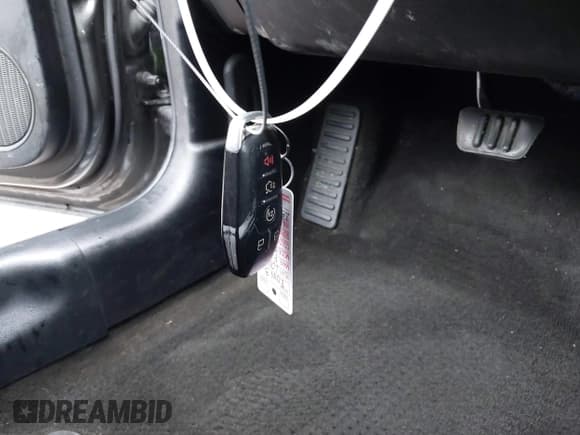 ✅ 2016 Ford Mustang V6 • VIN: 1FA6P8AM7G5252224 • Lot: 42114151. Listed on IAAI with 100,865 mi. Free auction sales archive from the USA and detailed vehicle history report at DreamBid. Image 11.