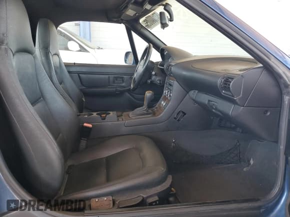 ✅ 2002 BMW Z3 2.5 • VIN: 4USCN33432LM06882 • Лот: 57186805. Опубликован ранее на Copart с пробегом 117 834 миль. Бесплатный доступ к архиву аукционных продаж из США и подробный отчёт об истории автомобиля на DreamBid. Изображение 8.